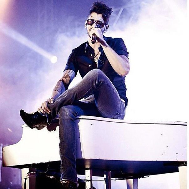 Gusttavo Lima ( ) /  - 19